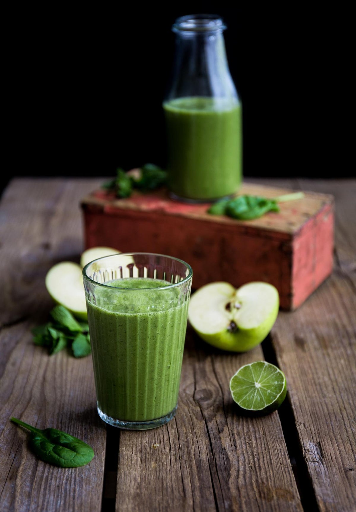 Smoothie de mere cu mentă și lime