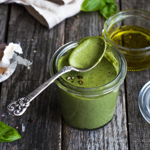 Pesto de busuioc — rețetă de bază