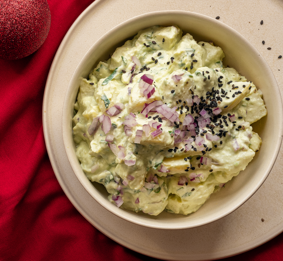 Salată de cartofi cu avocado