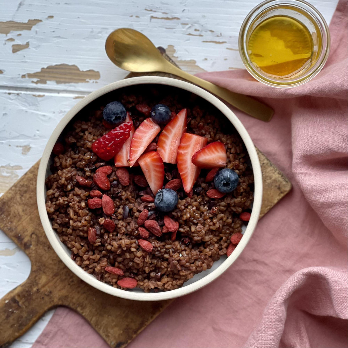 Terci de bulgur cu boabe de cacao și goji