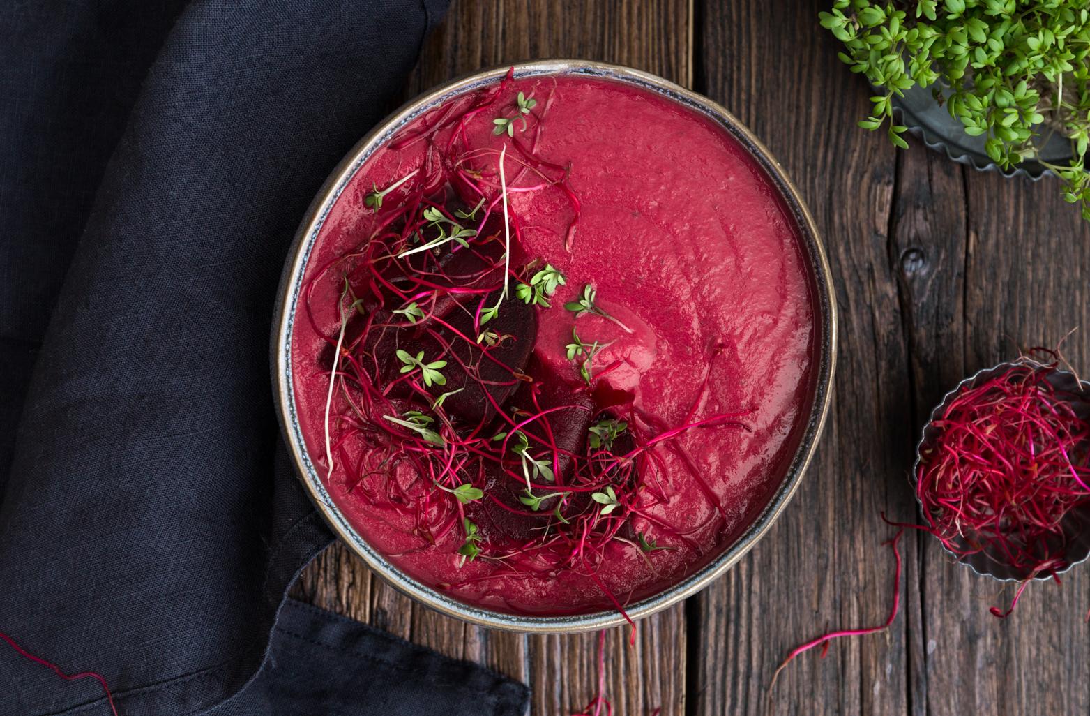 Gazpacho fin de sfeclă roșie cu iaurt