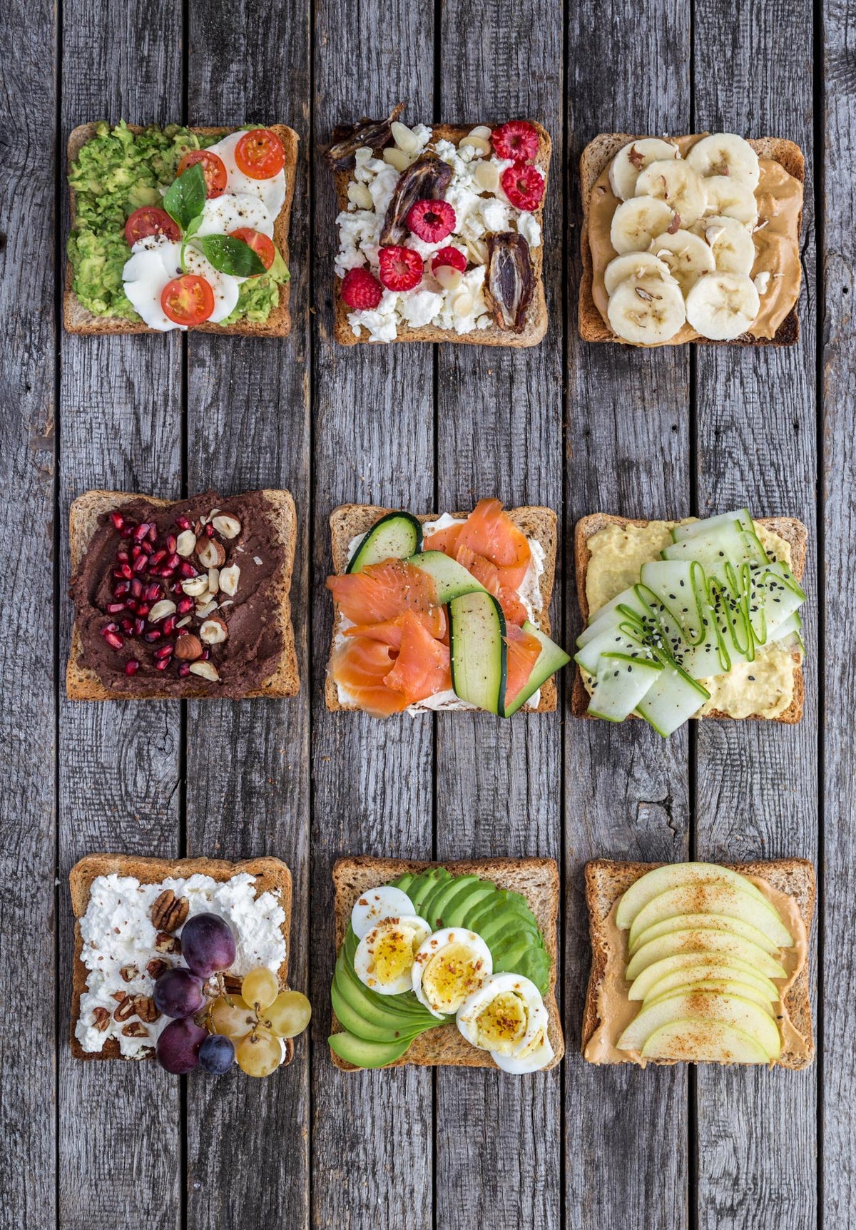 Toast cu dovlecel și somon afumat