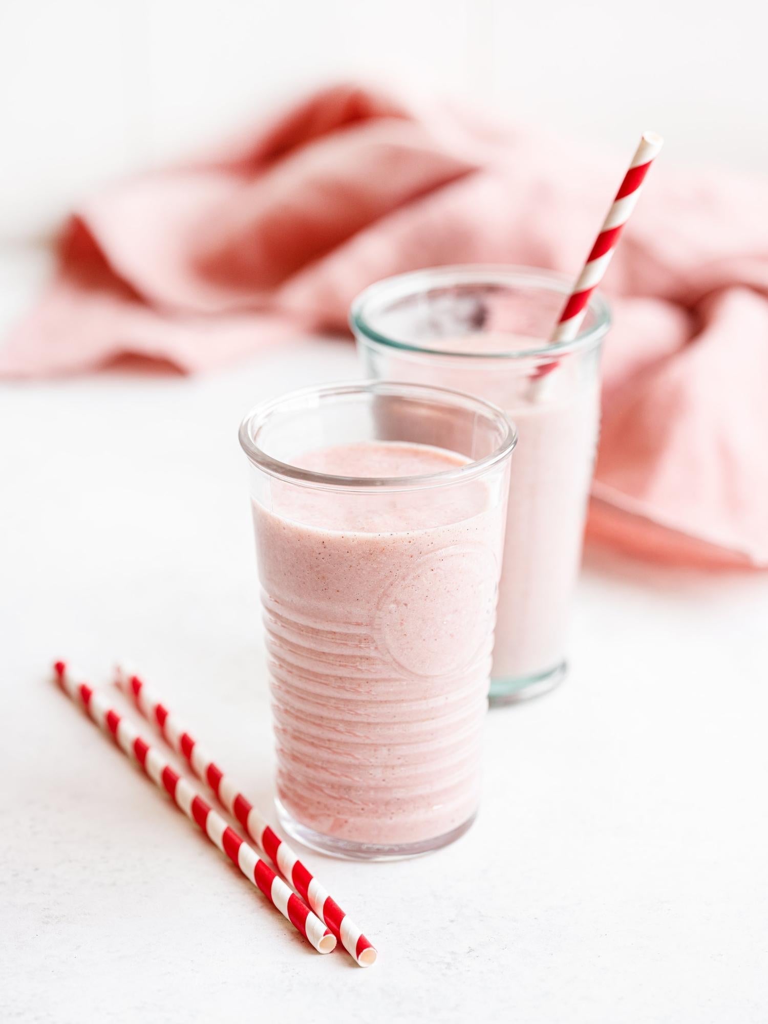 Smoothie cu căpșuni și banane