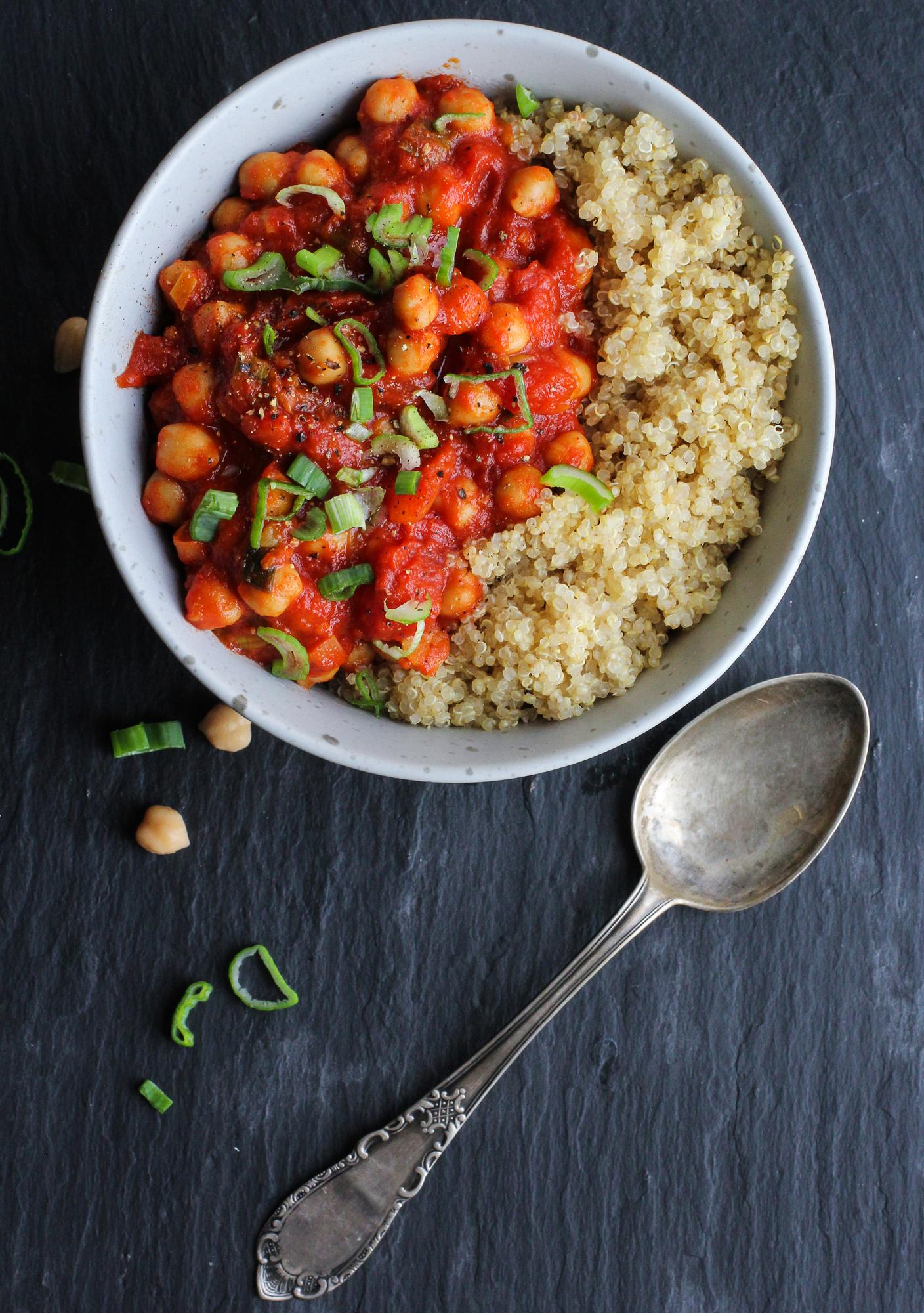Quinoa cu sos de năut