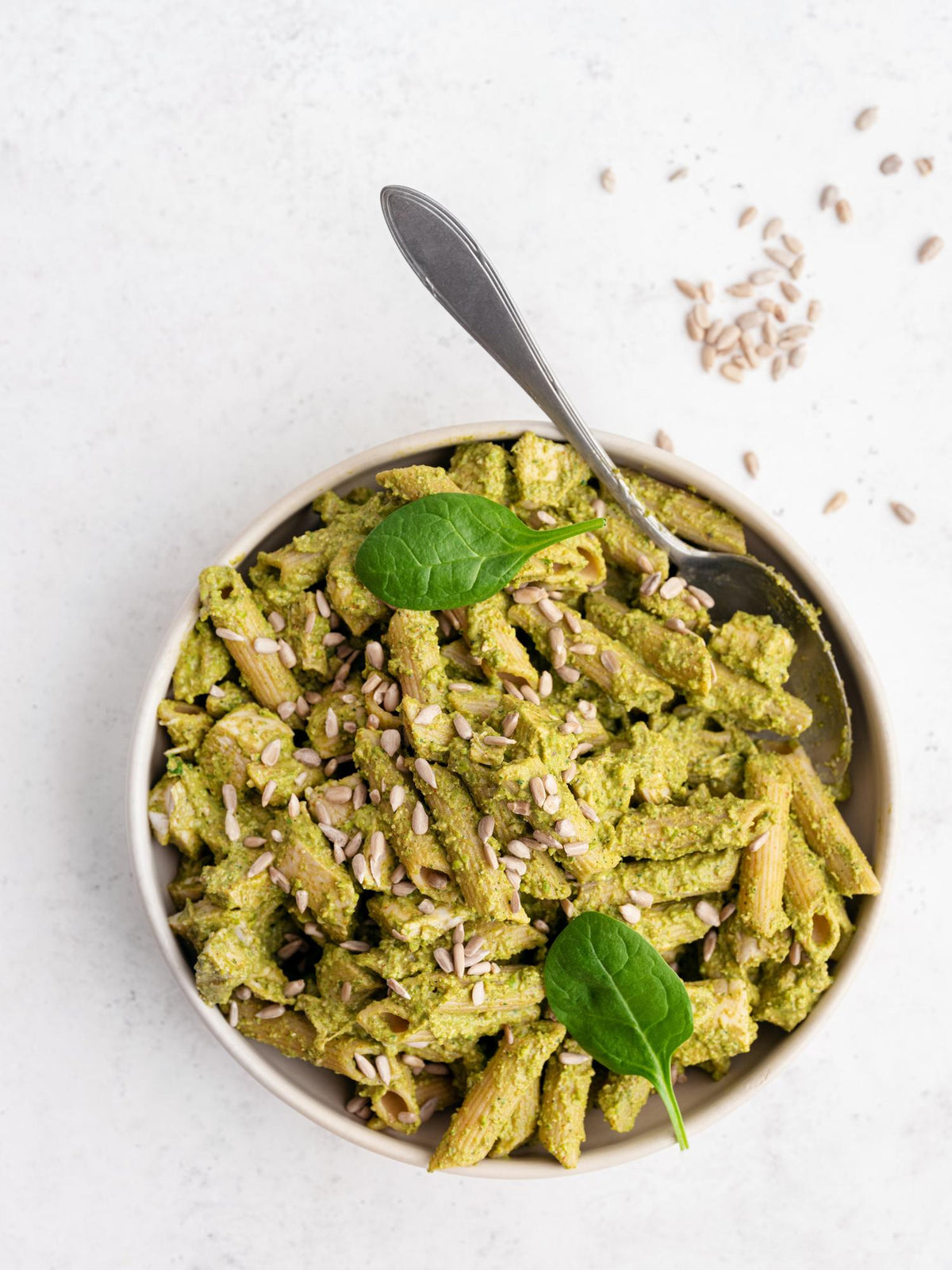 Salată de pui cu dressing de ardei