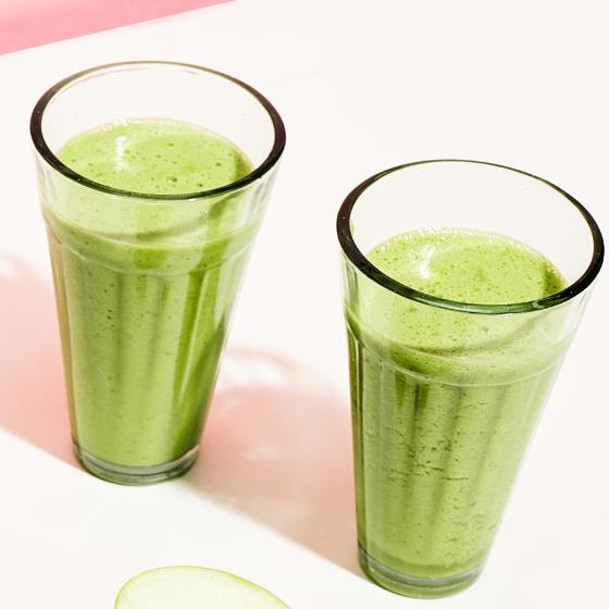 Smoothie de castraveți cu iaurt, mărar și mentă