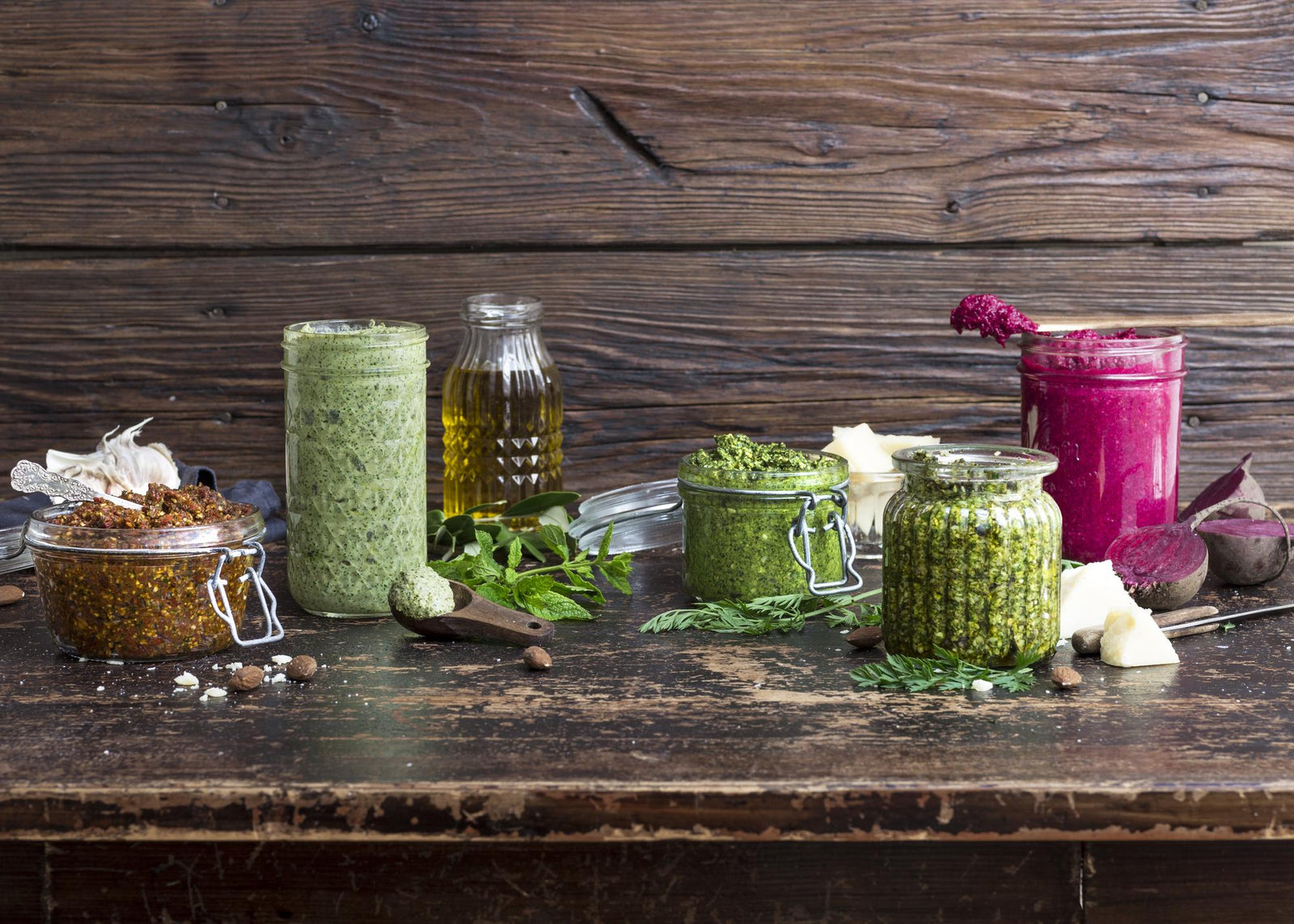 Pesto din frunze de morcov