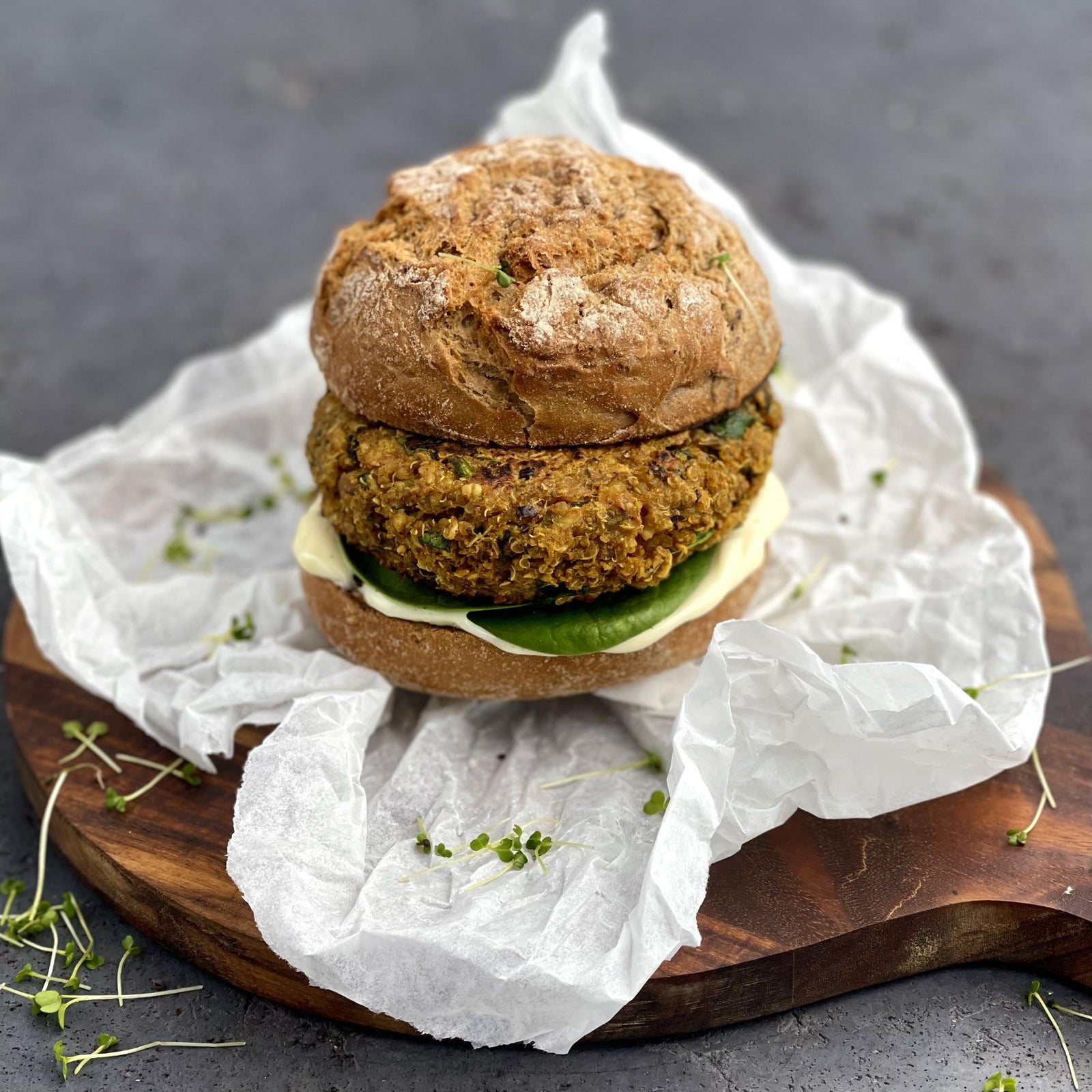 Burgeri cu quinoa și fasole