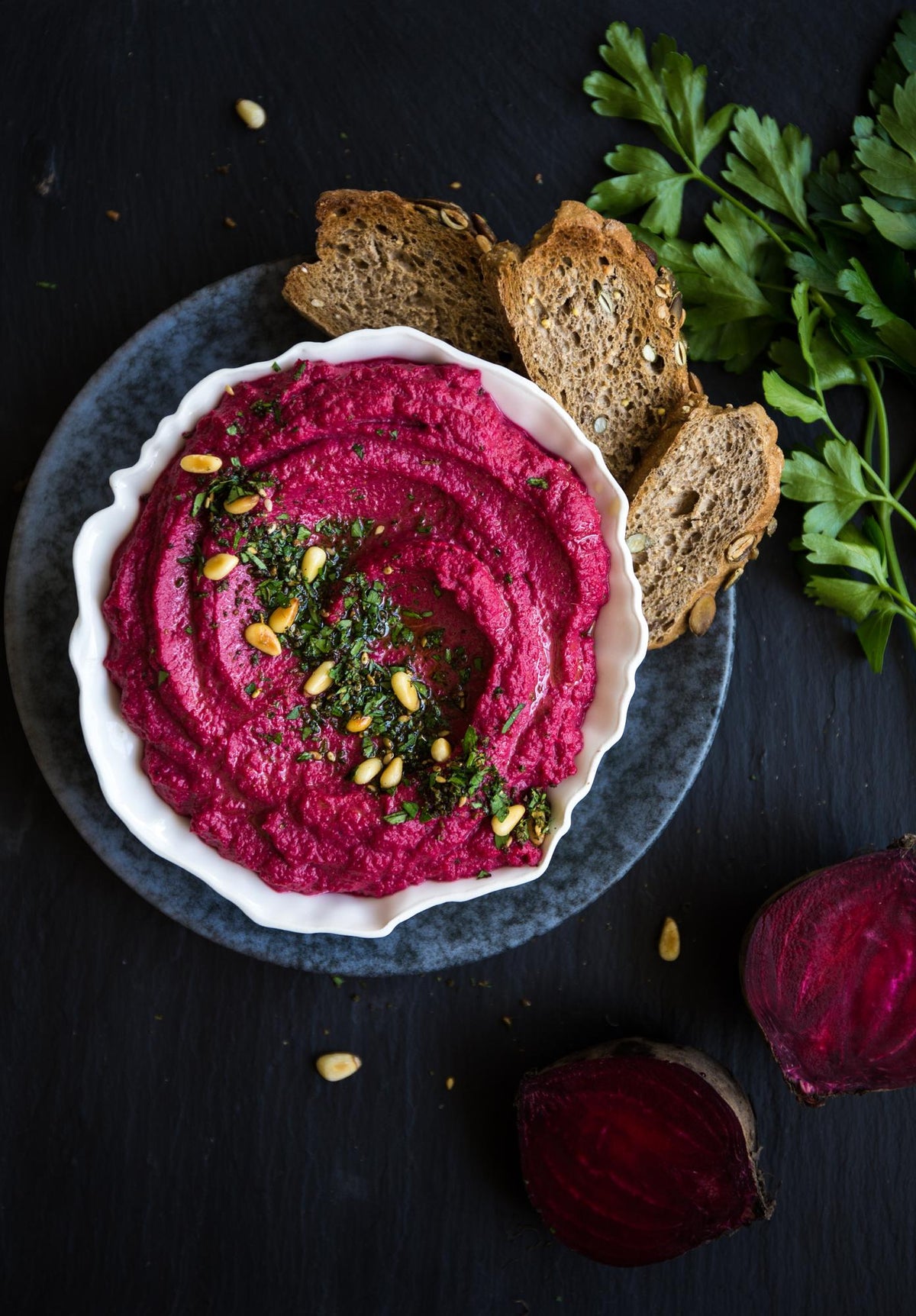 Hummus cu sfeclă roșie