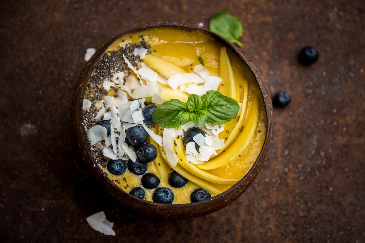 Smoothie bowl cu mango și banană