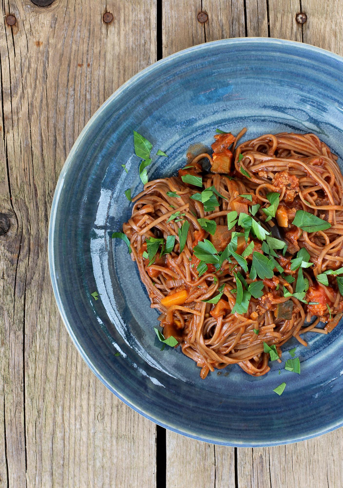 Tăiței japonezi soba cu carne tocată