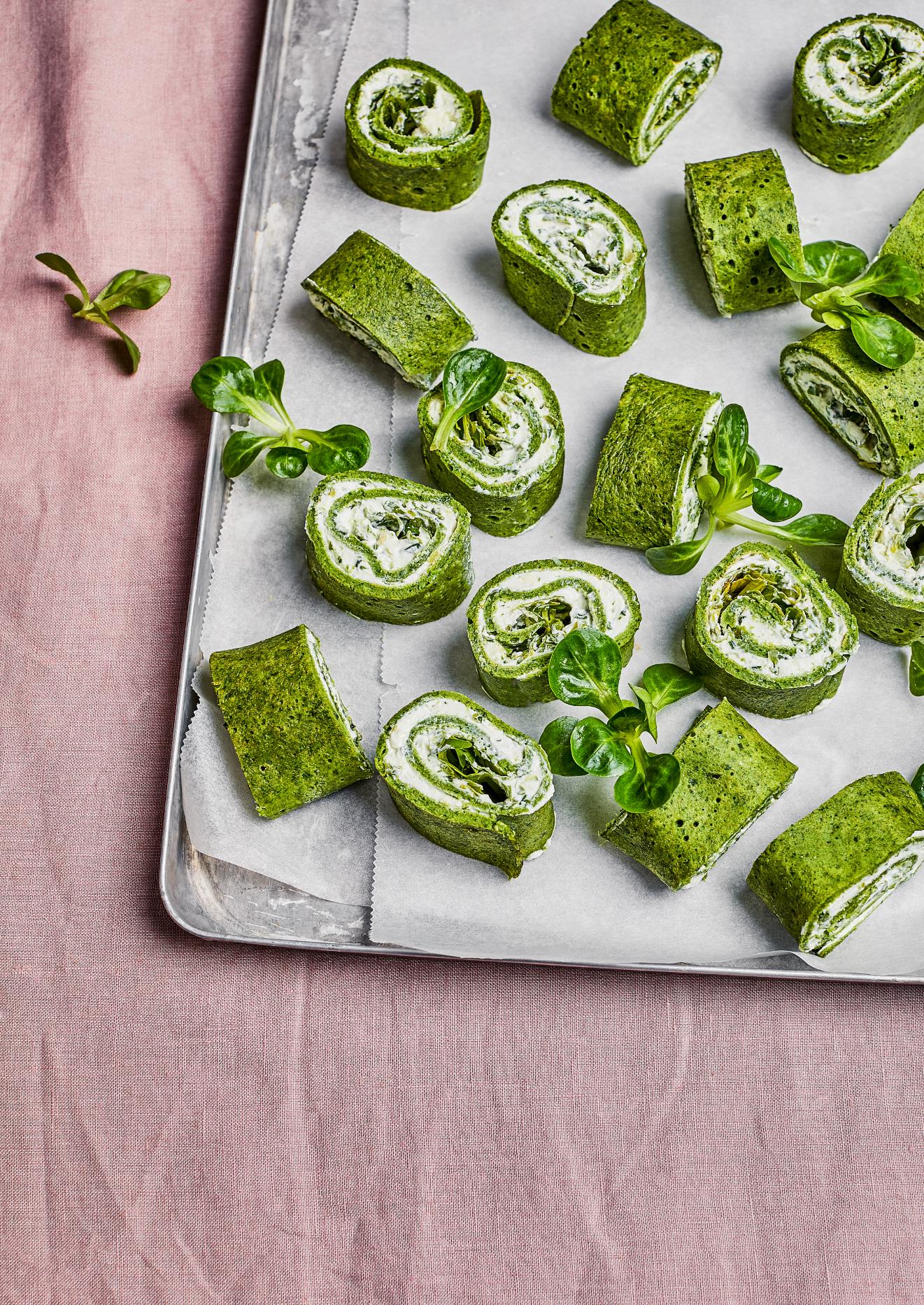Clătite cu spanac, brânză de vaci, brânză balcanică și rucola