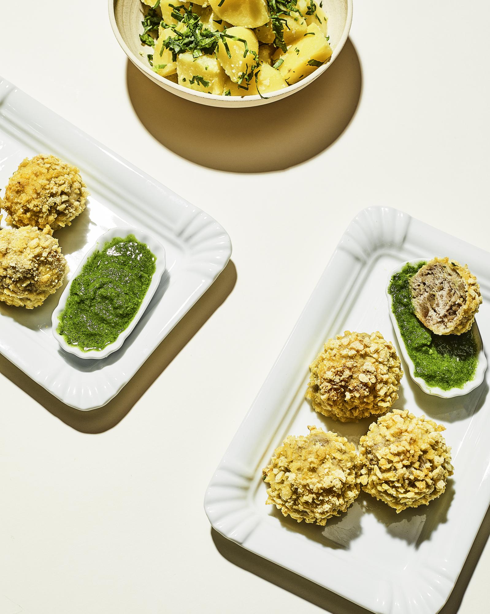 Chifteluțe de vițel cu pesto de pătrunjel