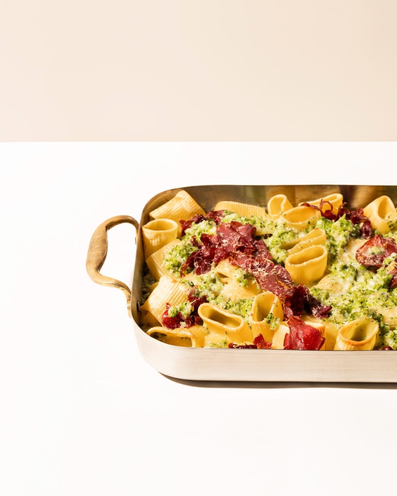 Paste cu sos de broccoli și bresaola