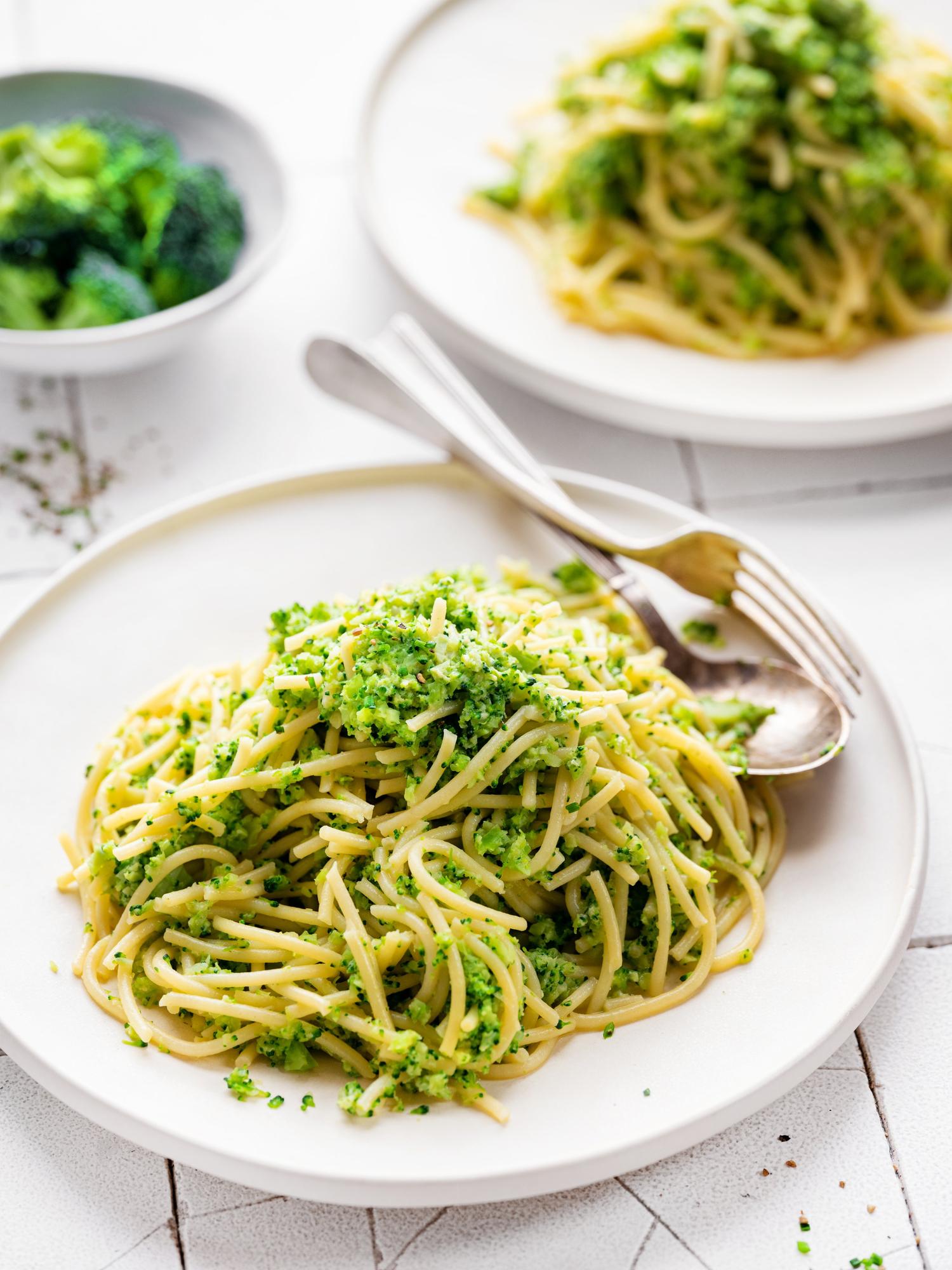 Paste cu sos de broccoli