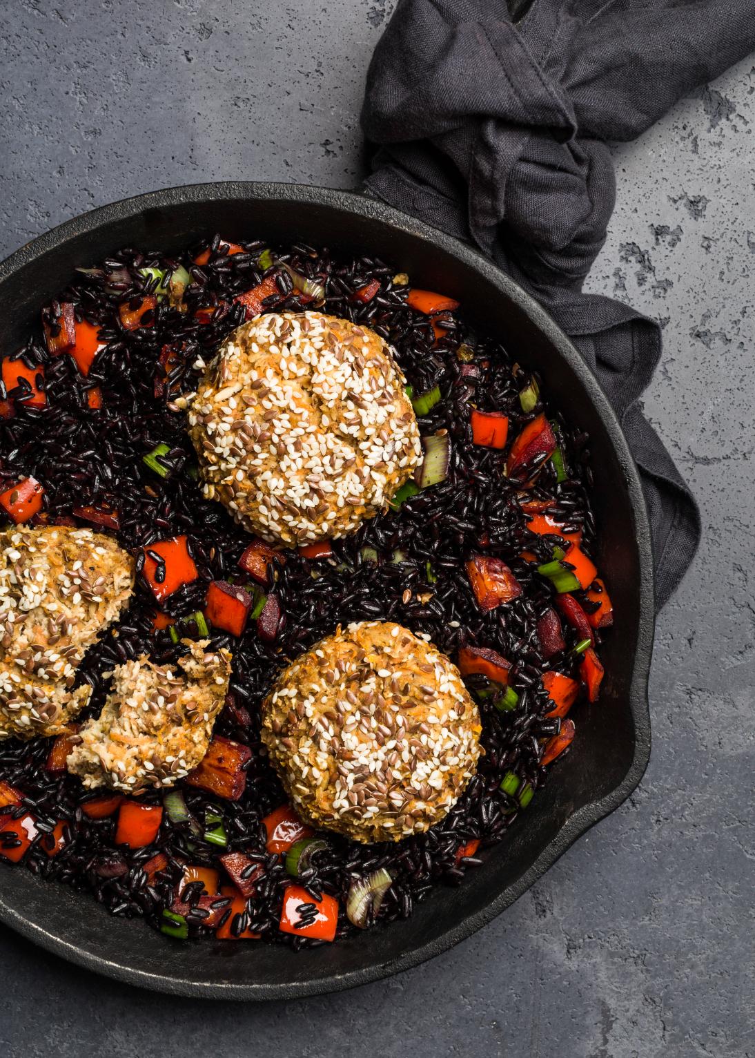 Chiftele de tofu cu orez negru