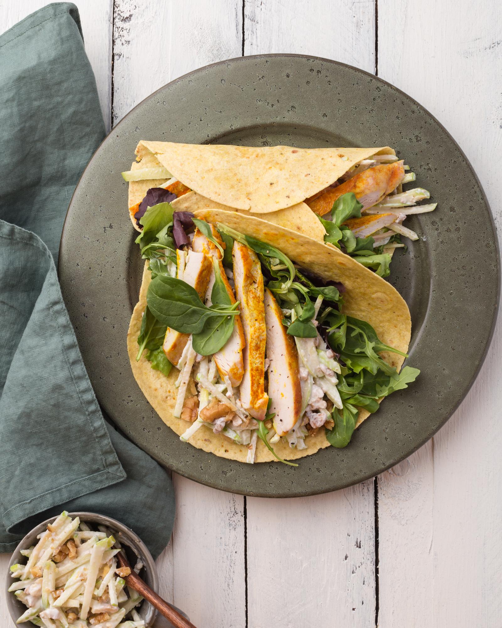 Tortilla cu salată waldorf
