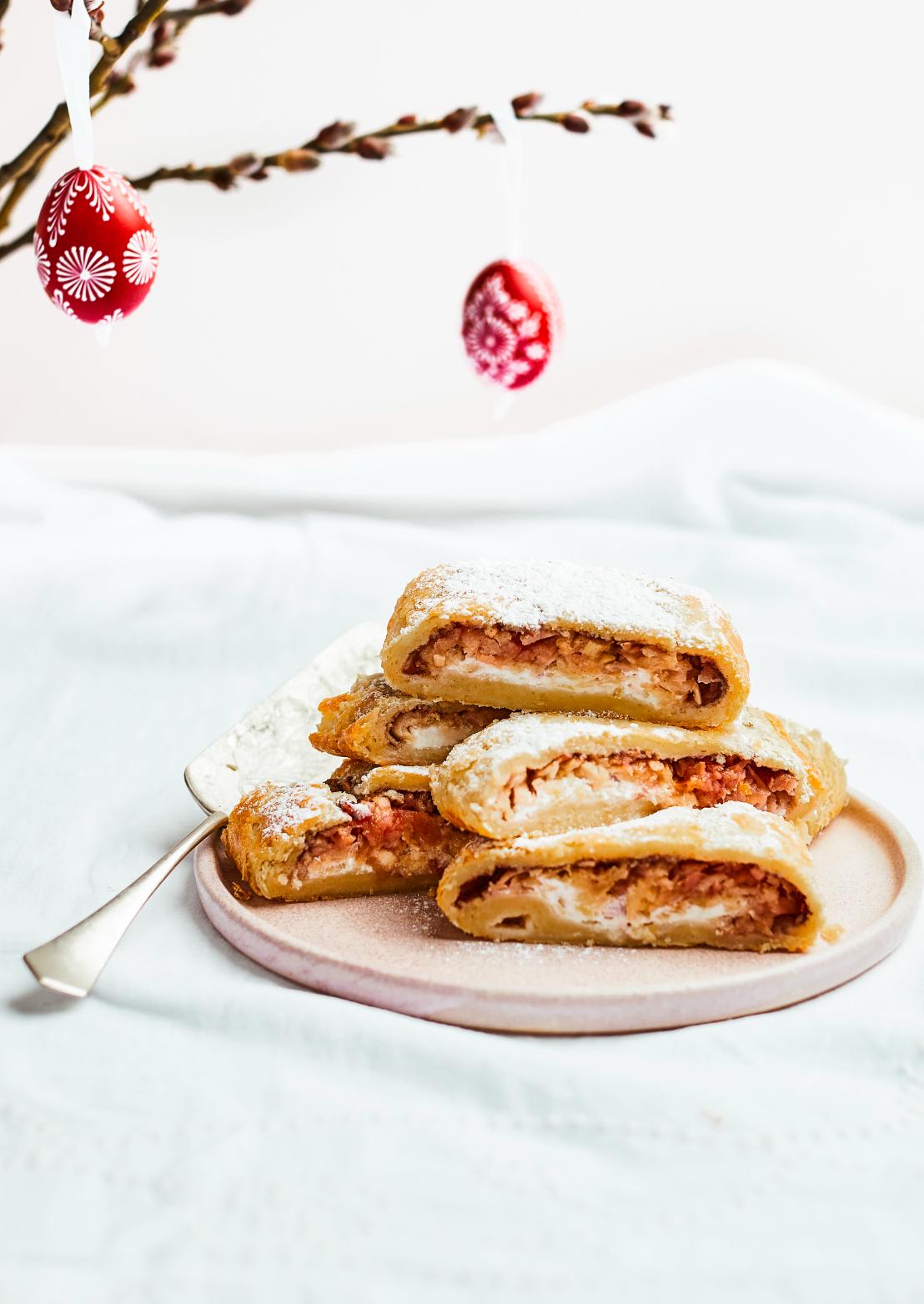 Strudel de brânză cu mere