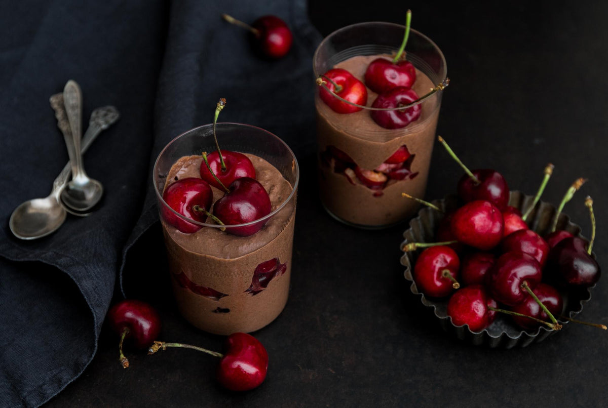Mousse vegan de ciocolată și cireșe