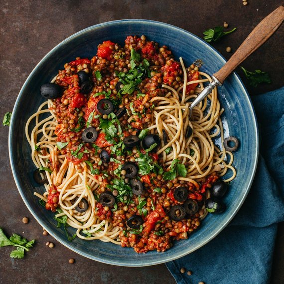 Spaghete integrale cu sos picant de linte